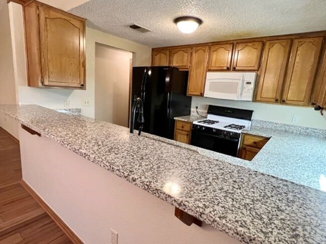 2109 Parkview Dr in Moore, OK - Building Photo - Building Photo