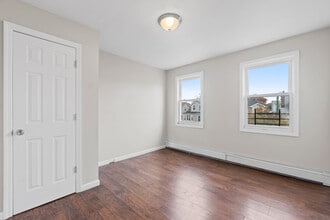 170 Mapes Ave, Unit 3 in Newark, NJ - Building Photo - Building Photo