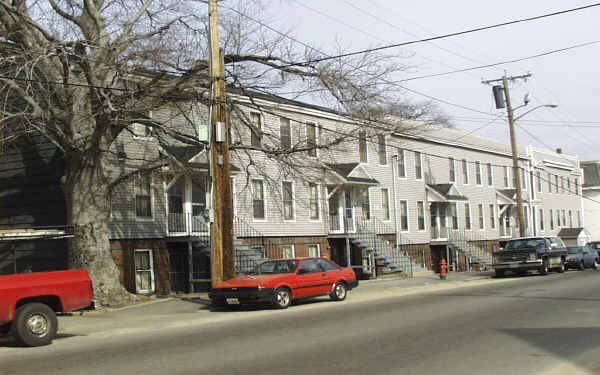 Westford Arms in Lowell, MA - Building Photo