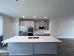 10499 Hinton Wy in Manassas, VA - Building Photo - Building Photo