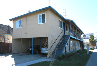 490 E Hedding St in San Jose, CA - Building Photo - Building Photo