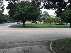 713 N Maplewood Dr in Rantoul, IL - Building Photo - Building Photo