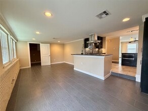 1932 N Avenue H in Freeport, TX - Building Photo - Building Photo