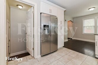 8205 S California Ave in Chicago, IL - Building Photo - Building Photo