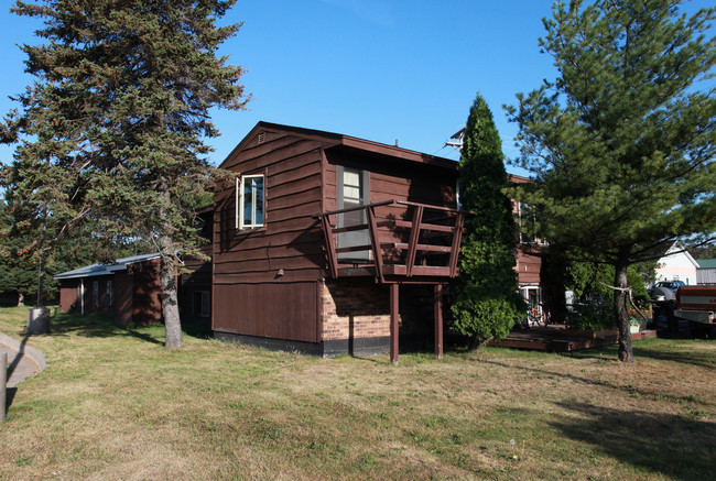 1307 Highway 45 in Cloquet, MN - Foto de edificio - Building Photo