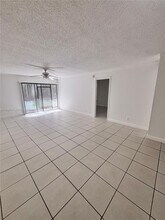 430 Commodore Dr in Plantation, FL - Building Photo - Building Photo
