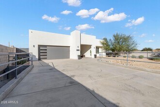 2252 E South Mountain Ave in Phoenix, AZ - Building Photo - Building Photo