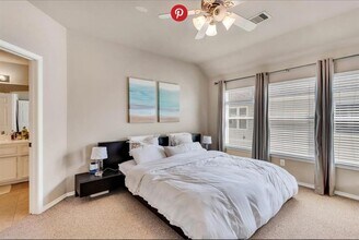 1719 Stuart St in Houston, TX - Foto de edificio - Building Photo