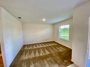 999 Cumberland Dr in Poinciana, FL - Building Photo - Building Photo