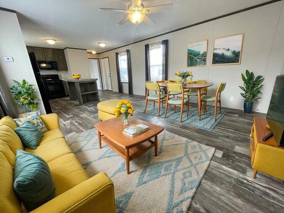 38039 Pardo Dr in Clinton Township, MI - Building Photo