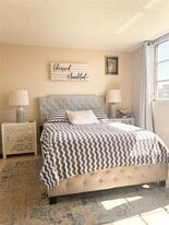 361 S Hollybrook Dr in Pembroke Pines, FL - Building Photo