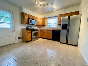 3432 Allison Way in Louisville, KY - Building Photo - Building Photo