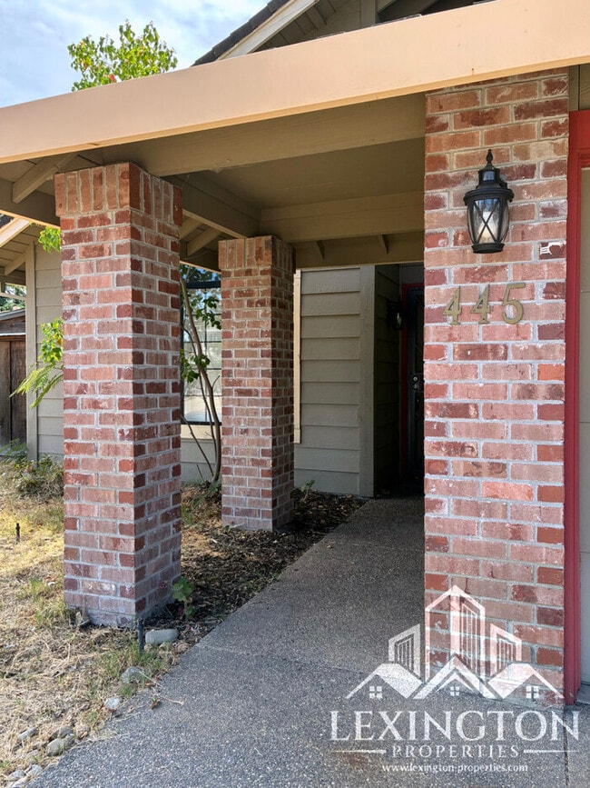 445 N Lexington Dr in Folsom, CA - Building Photo - Building Photo