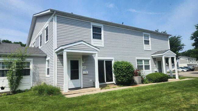 653 Hale Ct in Wheeling, IL - Building Photo - Building Photo
