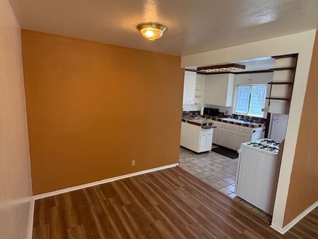 property at 608 26th St