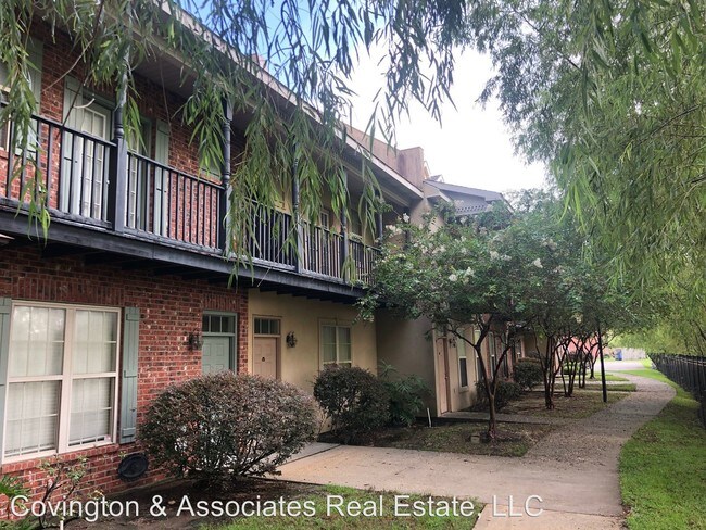10600 Lakes Blvd in Baton Rouge, LA - Building Photo - Building Photo