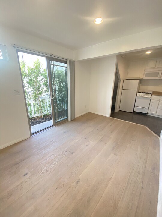 1131 20th St in Hermosa Beach, CA - Foto de edificio