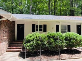 69 Merritt Dr, Unit A in Chapel Hill, NC - Building Photo