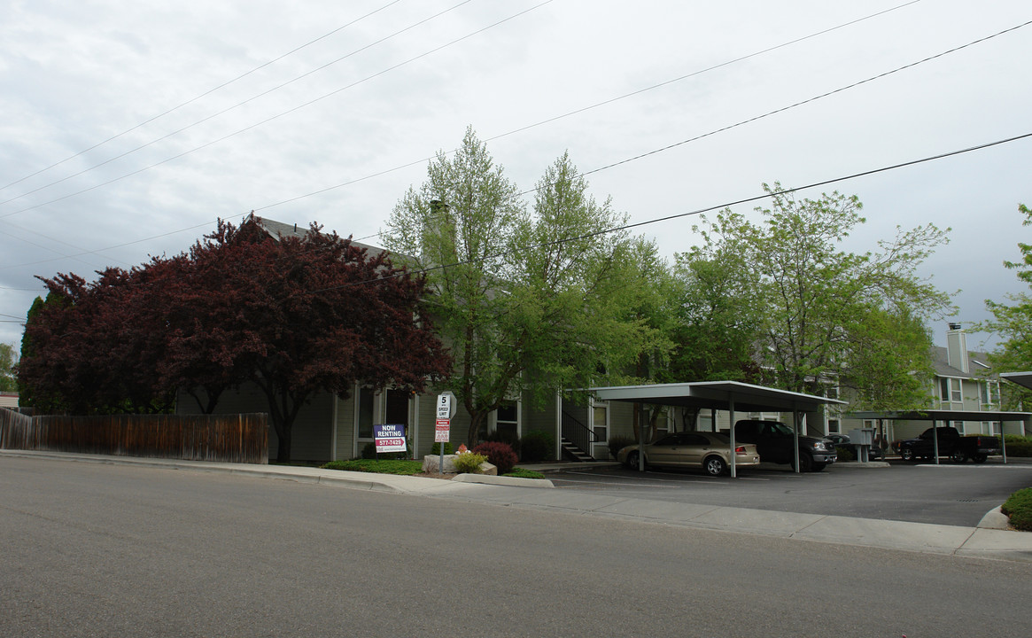 Hartman Park Apartments in Boise, ID - Building Photo