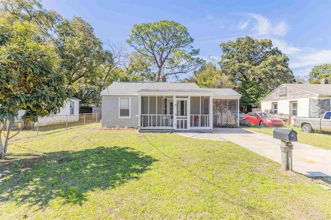 property at 105 N Harris St