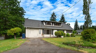 16321 127th Pl SE in Renton, WA - Building Photo