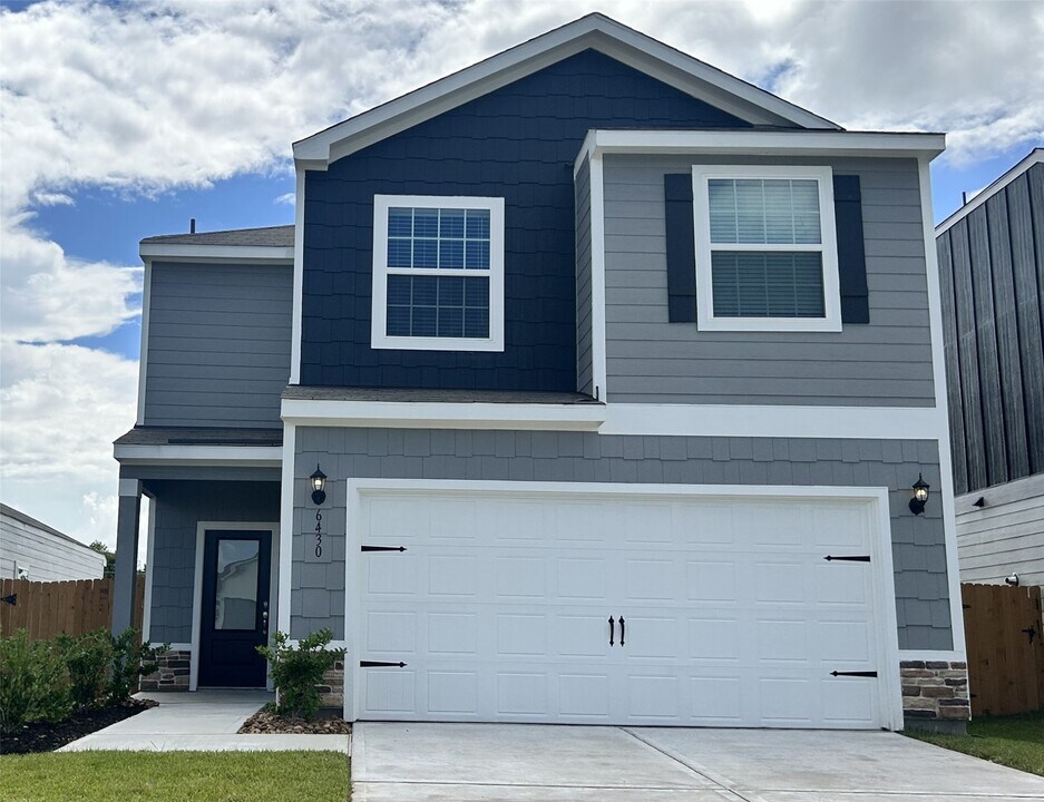 6430 Winter Elm St in Houston, TX - Building Photo