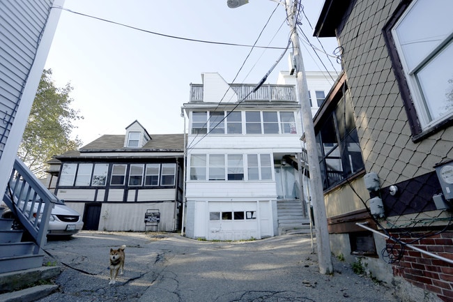 60-66 Green St in Biddeford, ME - Foto de edificio - Building Photo