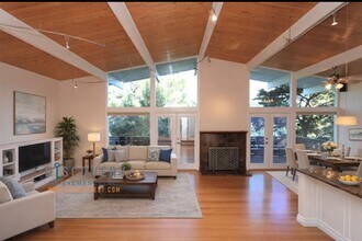 6812 Saroni Dr in Oakland, CA - Building Photo - Building Photo