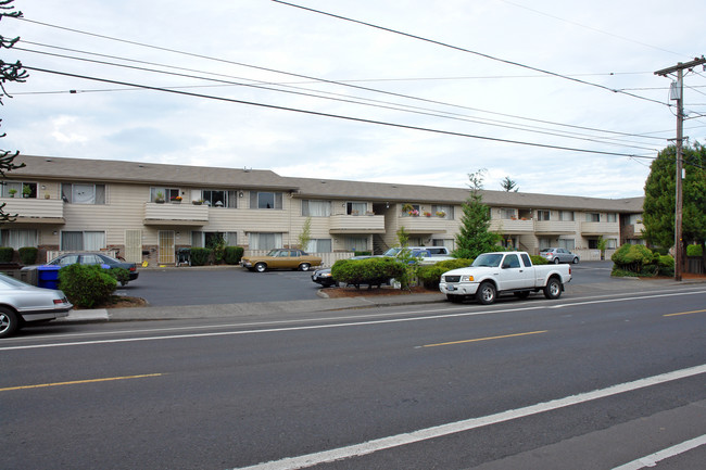 Park Hollywood Apartments in Portland, OR - Building Photo - Building Photo