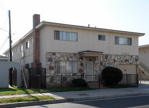 11936 Grevillea Ave in Hawthorne, CA - Foto de edificio - Building Photo