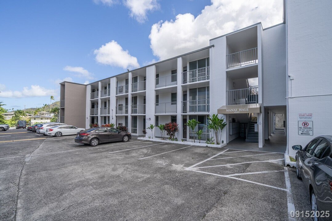 45-697-697 Kamehameha Hwy in Kaneohe, HI - Building Photo