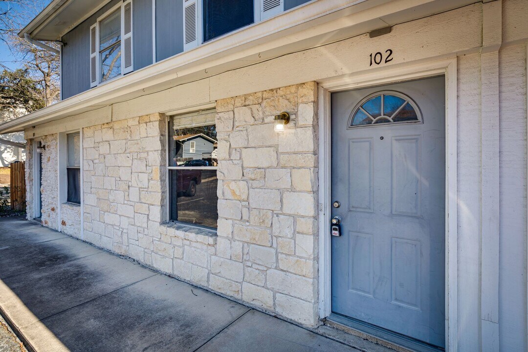 2003 Glen Allen St in Austin, TX - Building Photo