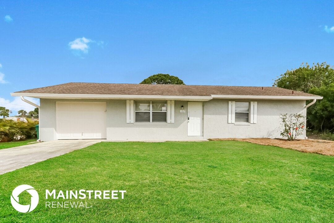107 NE Twylite Terrace in Port St. Lucie, FL - Building Photo