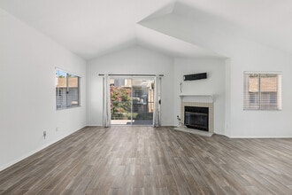 11239 Avenida De Los Lobos in San Diego, CA - Building Photo - Building Photo