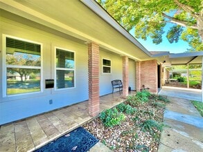 4913 W 43rd St in Houston, TX - Building Photo - Building Photo