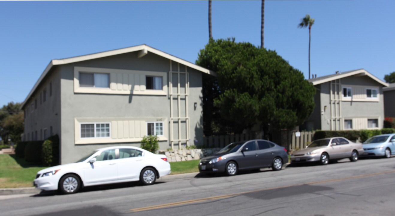 Huntington Street Apartments in Huntington Beach, CA - Foto de edificio