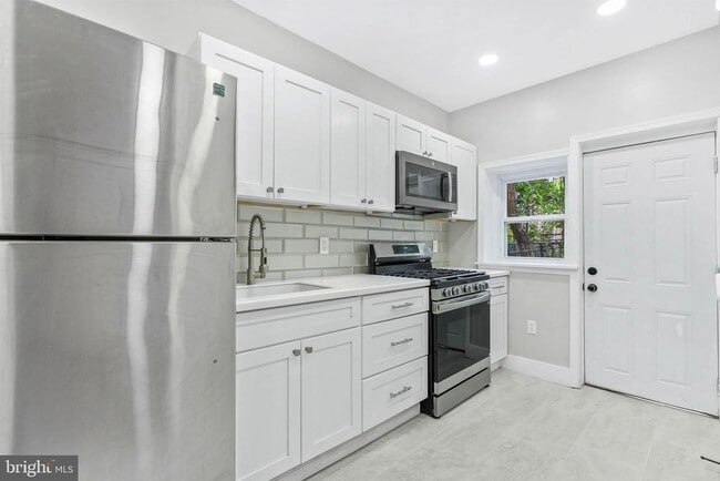 property at 6414 N Norwood St