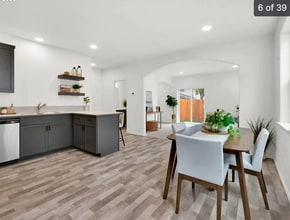 4353 Kalmia St in Springfield, OR - Foto de edificio - Building Photo