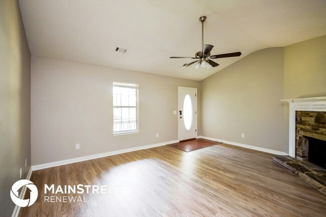 120 Lakefront Dr in Covington, GA - Foto de edificio - Building Photo