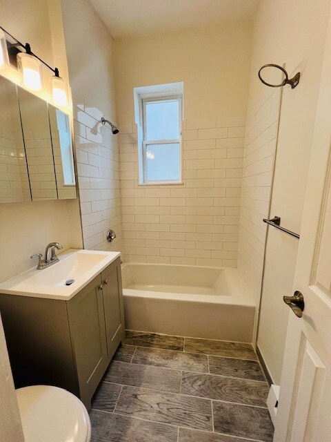 1 Cumberland St, Unit 526 in Boston, MA - Building Photo - Building Photo