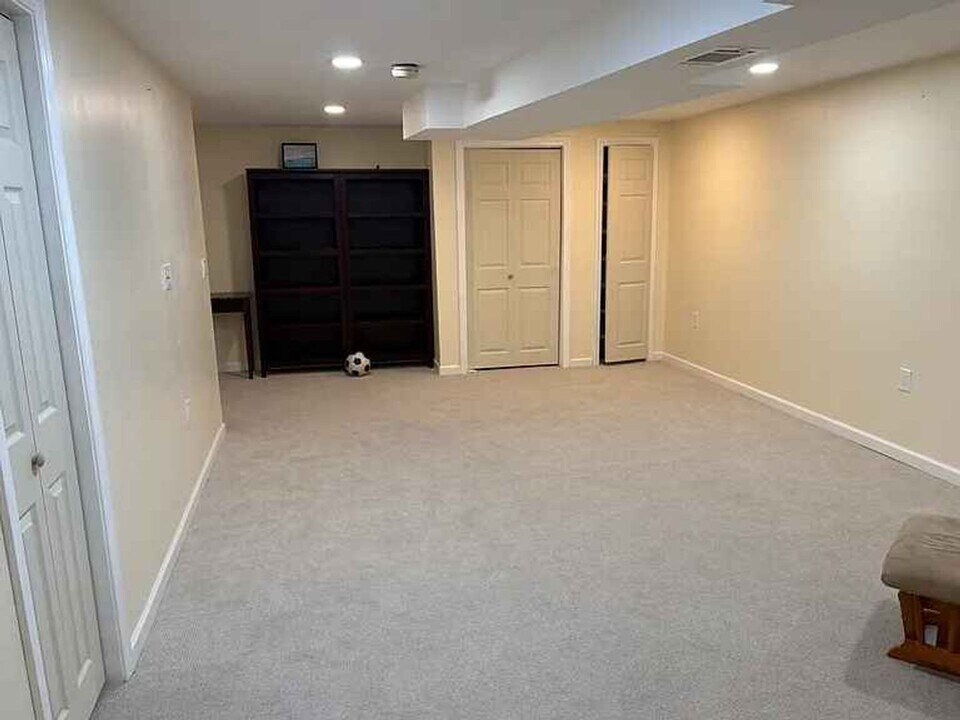 121 Cadogan Way in Nashua, NH - Building Photo