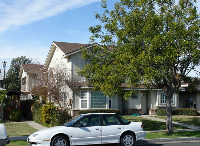 10811 Walnut St in Los Alamitos, CA - Building Photo - Building Photo