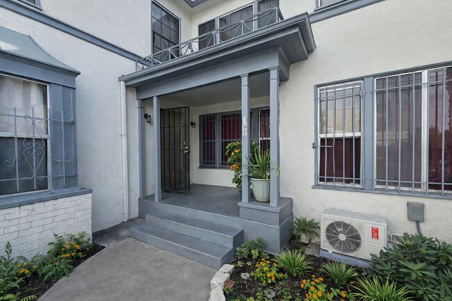 2366 Venice Blvd. in Los Angeles, CA - Building Photo - Building Photo