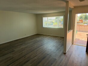 460 Alpine Ave in Ventura, CA - Building Photo - Building Photo