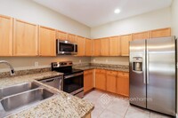 6508 Quiet Pool Ct in Apollo Beach, FL - Foto de edificio - Building Photo