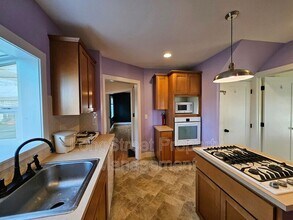 7855 N Wabash Ave in Portland, OR - Building Photo - Building Photo