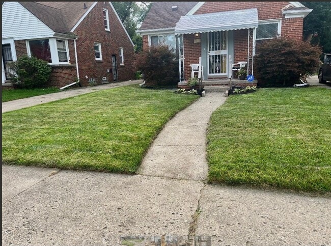 property at 18489 Glastonbury Rd