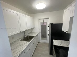 2530 Pierce St in Hollywood, FL - Building Photo - Building Photo