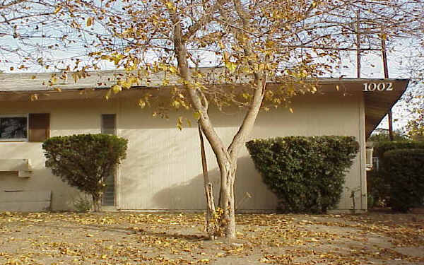 1002 Lombard Dr in Redlands, CA - Foto de edificio