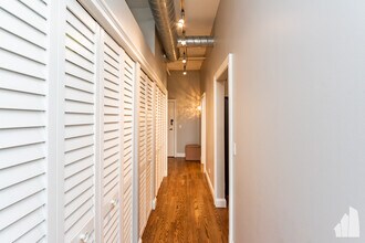 1000 W Adams St in Chicago, IL - Building Photo - Building Photo